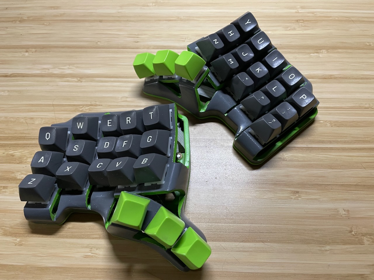 Building the Skeletyl keyboard